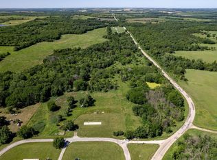 624 6th St, Whiting, KS 66552