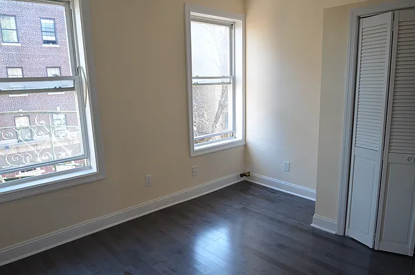 Rented by CITY SKYLINE REALTY INC | media 5