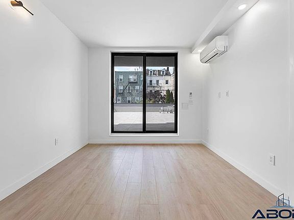 3rd image of 21 Meserole St #204