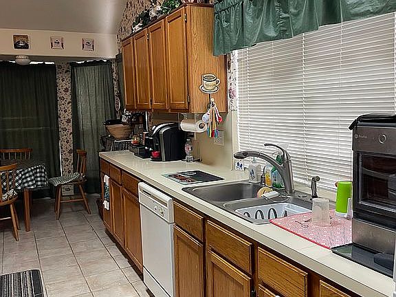 4th image of 1223 Mountain Lake Dr