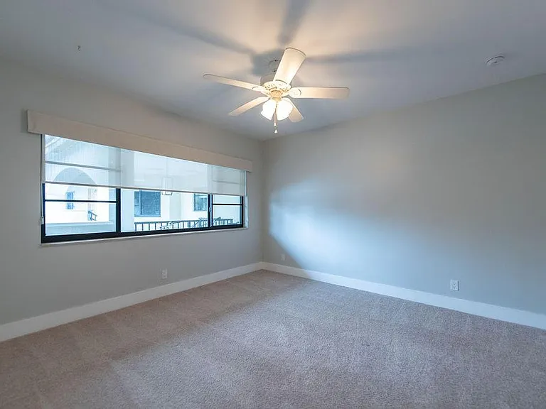 64 Isle Of Venice Dr — Photo 11