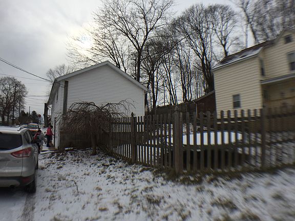 2nd image of 530 Chemung St