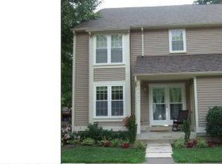 10045 Beacon Pond Ln, Burke, VA 22015