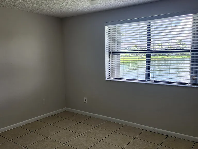 1280 S Franklin Ave #B — Photo 2