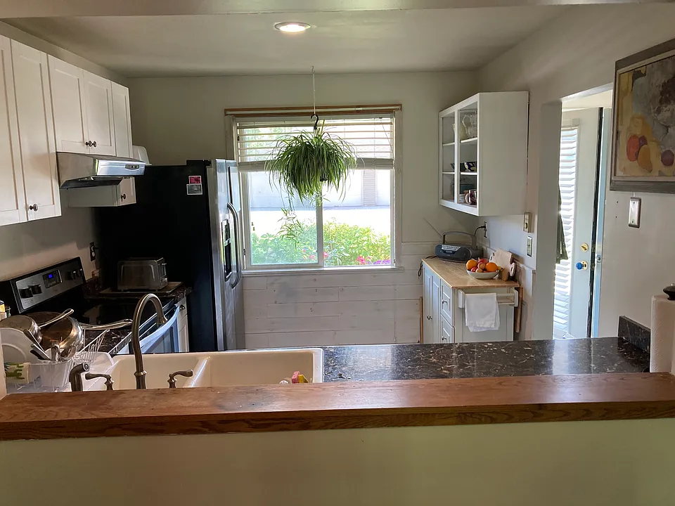 4 Overlook Dr #4