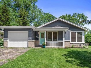 918 W Moreland BOULEVARD, Waukesha, WI 53188
