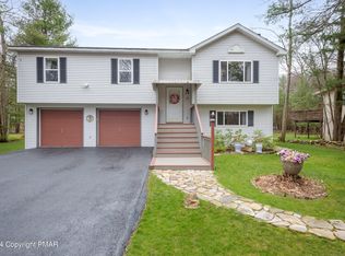 3142 Leisure Dr, Pocono Summit, PA 18346