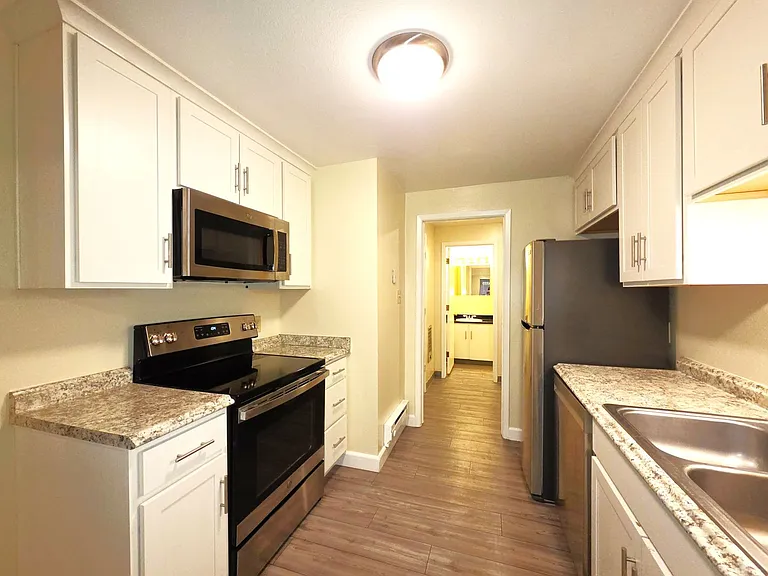 1747 London Cir — Photo 6