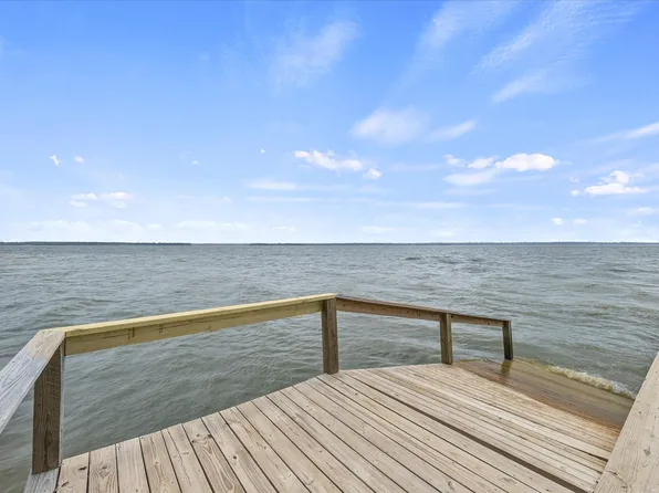 7511 Point Aquarius Rd, Quinlan, TX 75474