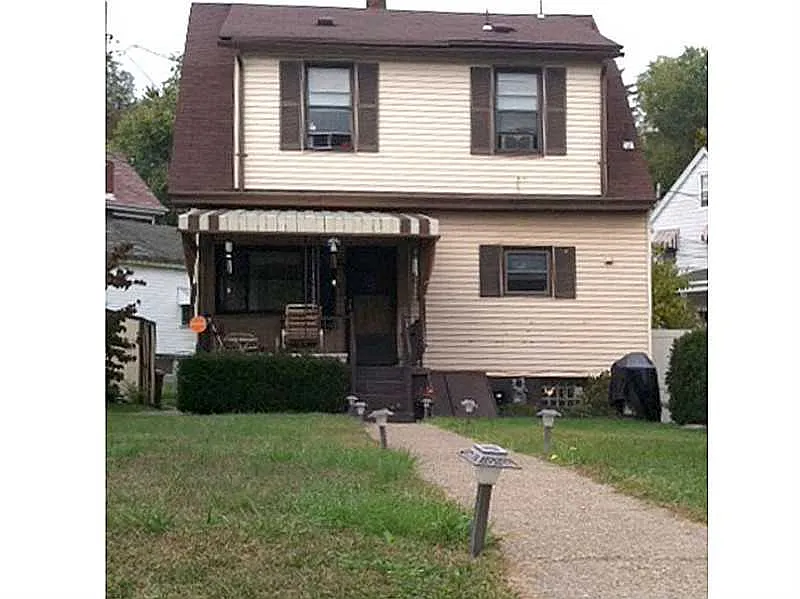 638 Woodward Ave photo 1