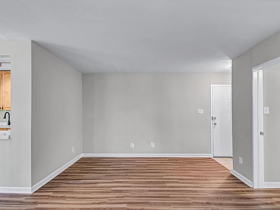 5th image of 8006 Chanute Pl APT 16