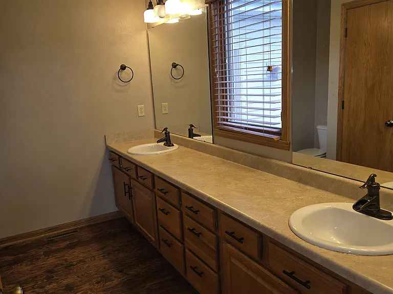535 Westfield Dr — Photo 20