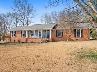 127 Sam Davis Dr, Springfield, TN 37172