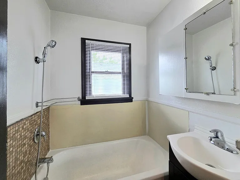 401 Methow St — Photo 18