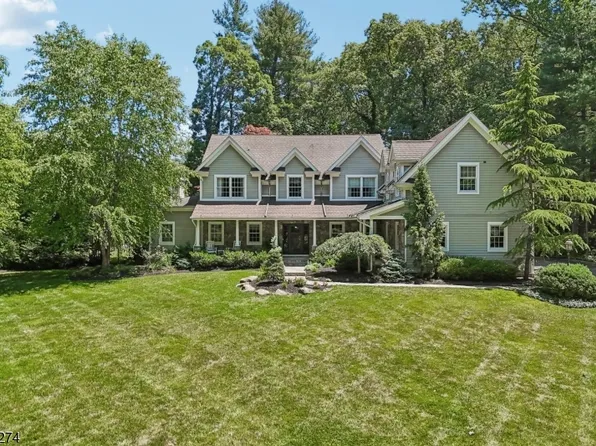 4 Holmehill Ln, Roseland Boro, NJ 07068