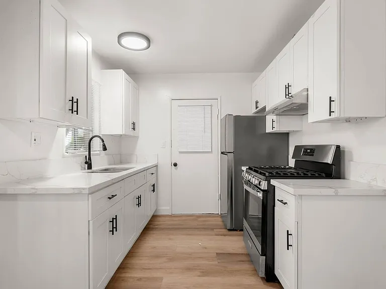 3862 S Potomac Ave — Photo 18