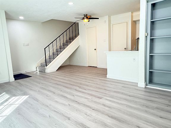 4th image of 2800 Jeanetta St APT 2402