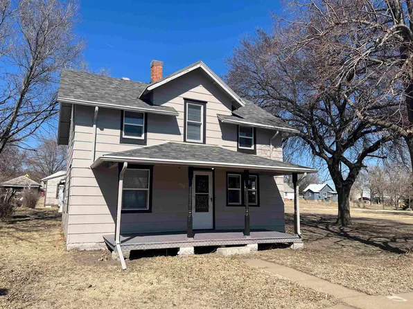 956 E 3rd St, Superior, NE 68978