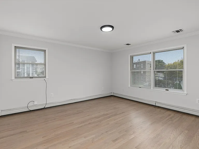 4 Coppola St #2 — Photo 8