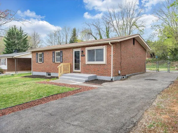 395 Koogler Dr NW, Roanoke, VA 24017