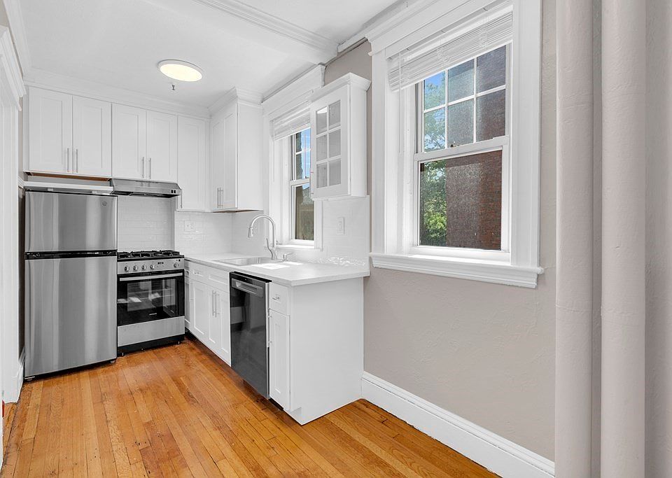 1st image of 114-122 Riverway #122-8