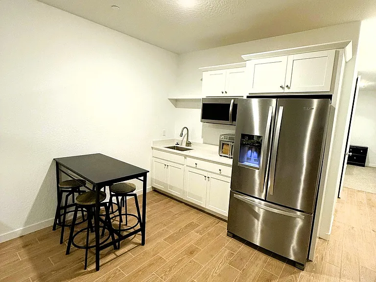 7071 W Swift Ave — Photo 4