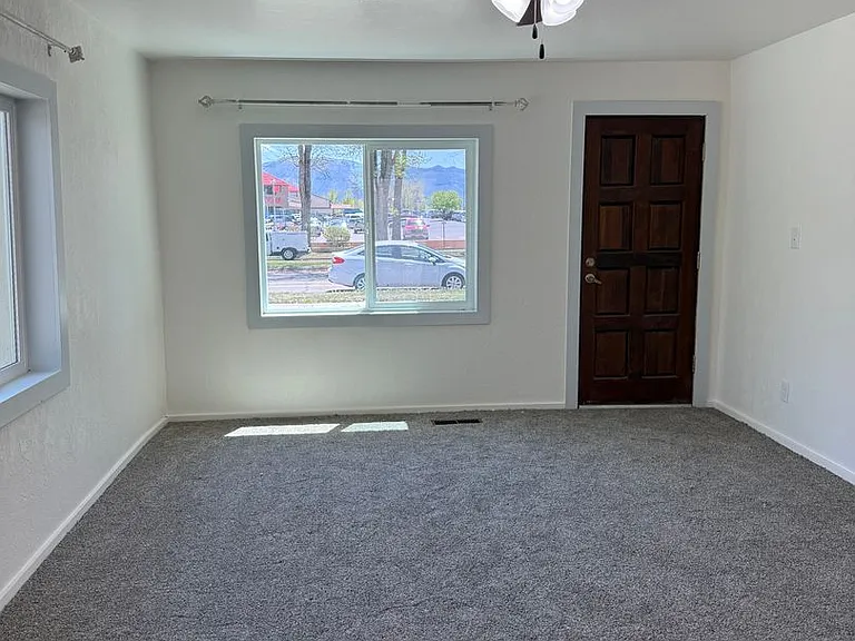 510 E Montezuma Ave — Photo 2