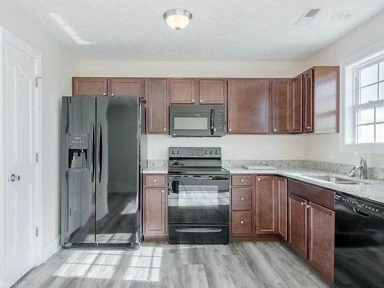 410 Pin Oak Dr NW — Photo 37
