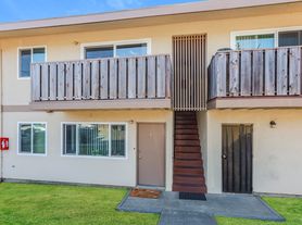5235 Riverside Ave, 5