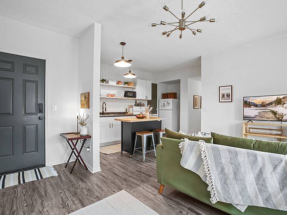Welcome to Unit 2! A 2 bed 1 bath fully furnished dwelling.