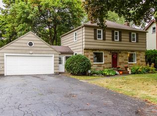 35 Sydenham Rd, Rochester, NY 14609