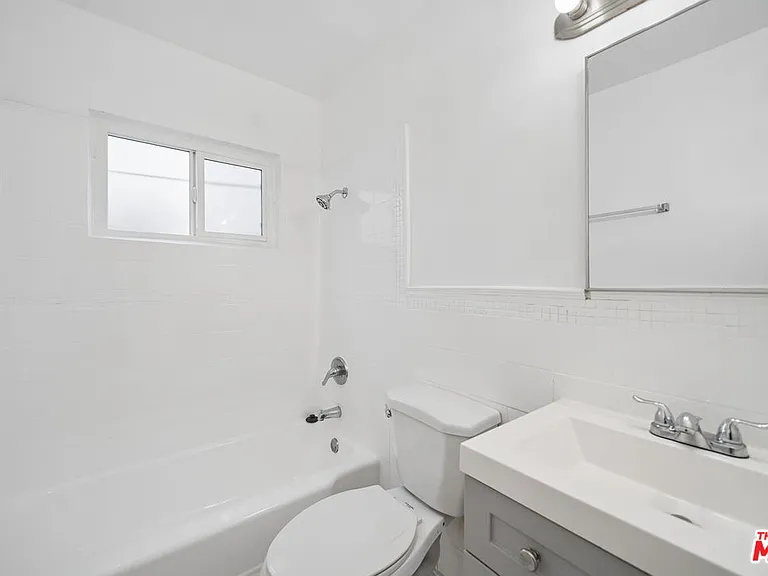 7209 Willoughby Ave #2 — Photo 12