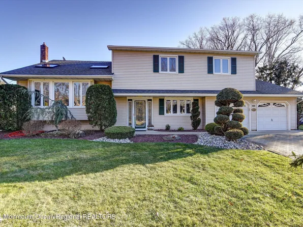 23 Mccue Road, Morganville, NJ 07751