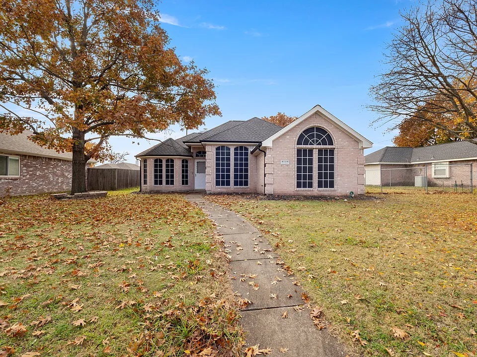 1308 London Dr