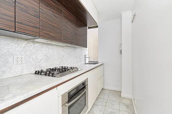 Rented by PocketBroker Inc | media 24