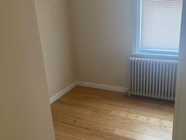 2nd bonus room / bedroom / office