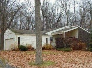 5555 Ford Rd, Commerce Township, MI 48382