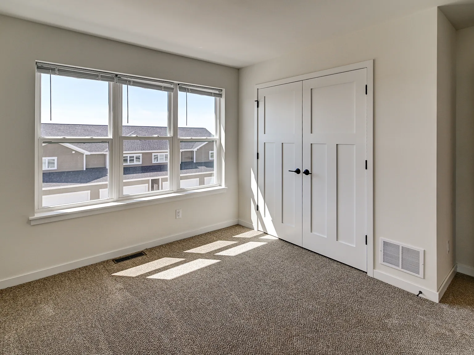 Lacy Townhomes - 4881 — Photo 4