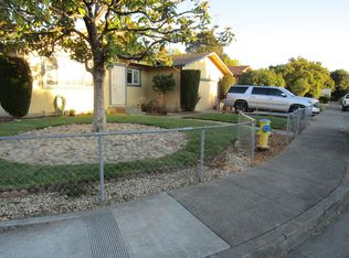 8074 Dove Ln, Windsor, CA 95492