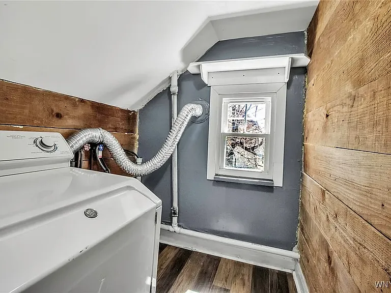 199 Amber St #2 — Photo 5