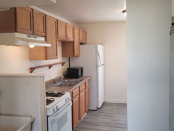 3rd image of 31827 Bay Ct