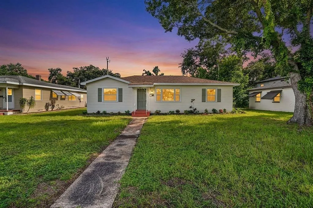 2 bed, 1.0 bath, 952 sqft, $2,500 — Photo 1