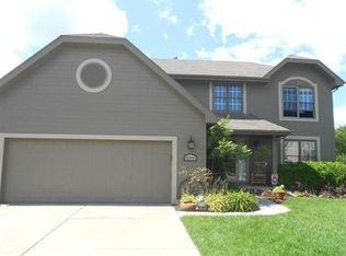 8206 S 101st St, La Vista, NE 68128