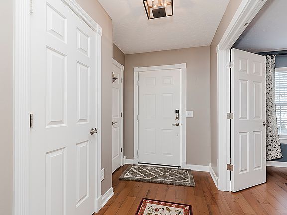 2nd image of 9425 Lindsey Ct