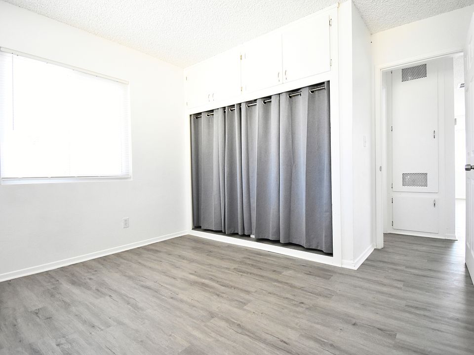 Front Room Picture 1