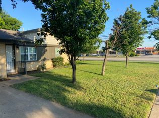 800 Russell Ln #B, Bedford, TX 76022