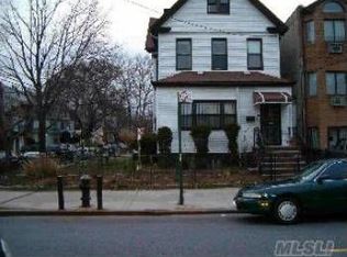 5218 94th St, Elmhurst, NY 11373