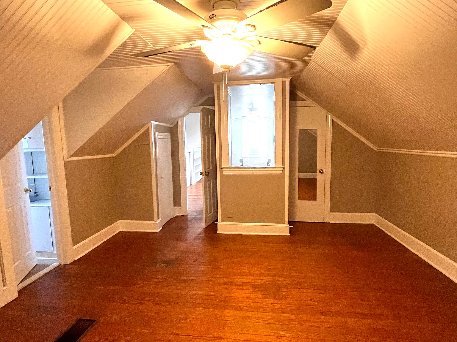 4 bed, 1982 sqft, $1,000 — Photo 4