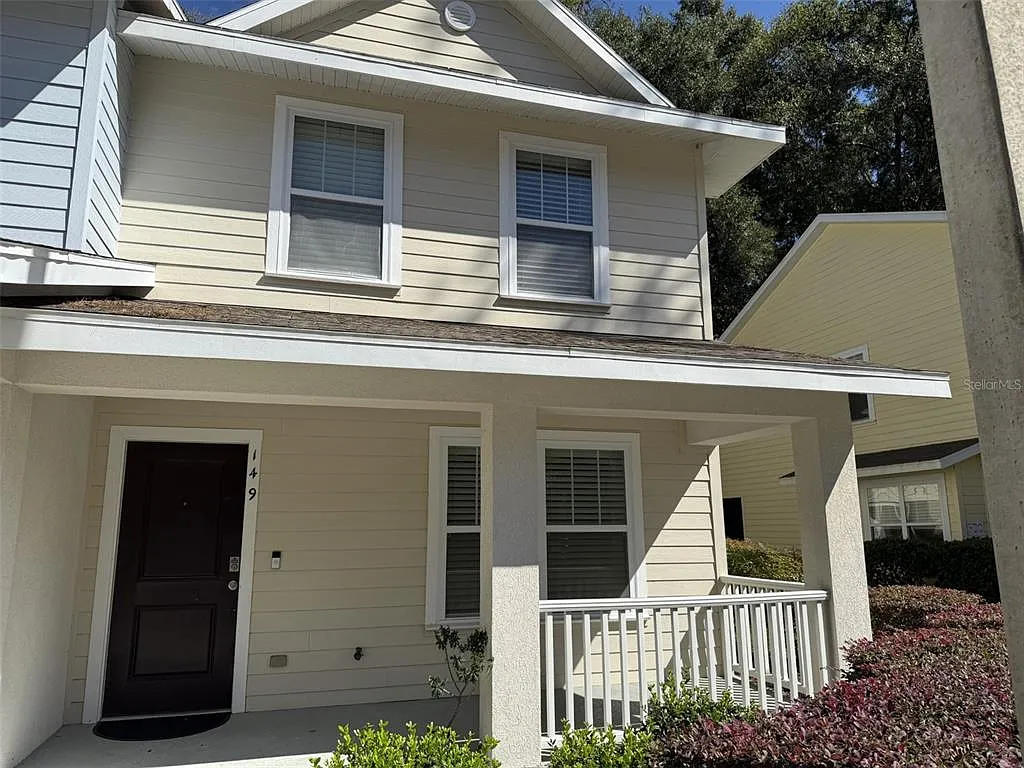 3 bed, 2.5 bath, 1420 sqft, $2,275 — Photo 2