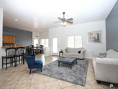 4 bed, 1760 sqft, $1,900 — Photo 4